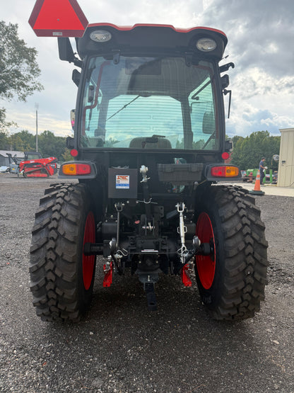 KIOTI DK4720SEHCB Hydrostatic Tractor With Loader and 3rd Function - Scratch and Dent