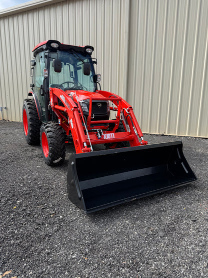 KIOTI DK5320SEHCB Hydrostatic Tractor With Loader and 3rd Function - Scratch and Dent