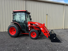 KIOTI DK5320SEHCB Hydrostatic Tractor With Loader and 3rd Function - Scratch and Dent