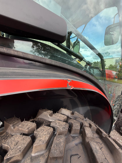 KIOTI DK5320SEHCB Hydrostatic Tractor With Loader and 3rd Function - Scratch and Dent