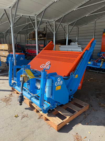 Demo - GKB VC160 - Verticut & Collect with High Dump
