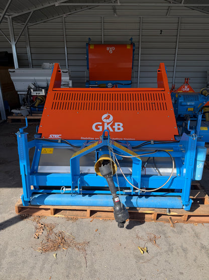 Demo - GKB VC160 - Verticut & Collect with High Dump