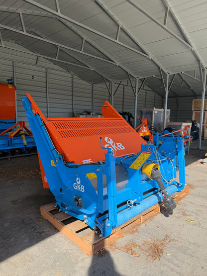 Demo - GKB VC160 - Verticut & Collect with High Dump