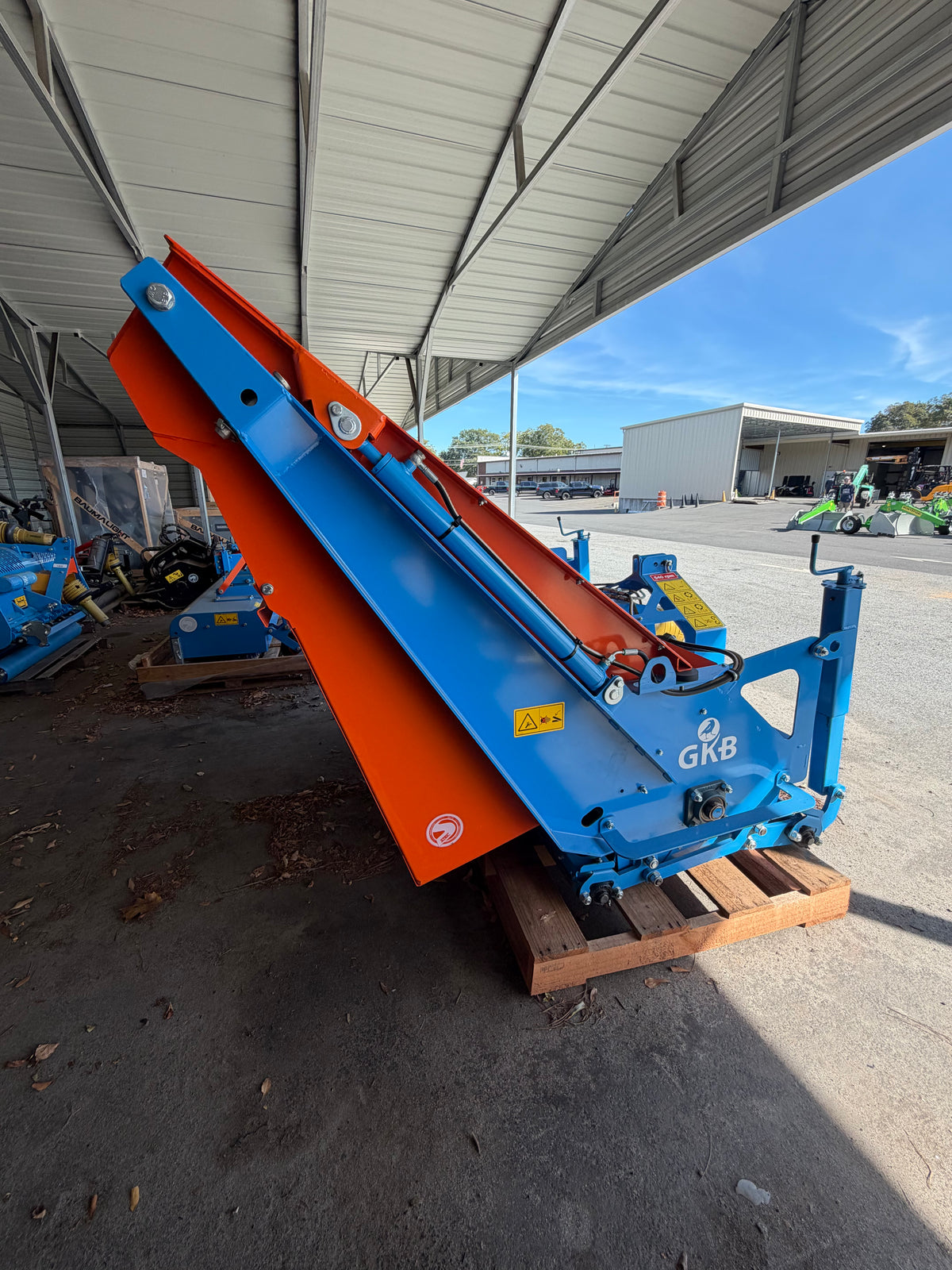 Demo - GKB VC160 - Verticut & Collect with High Dump
