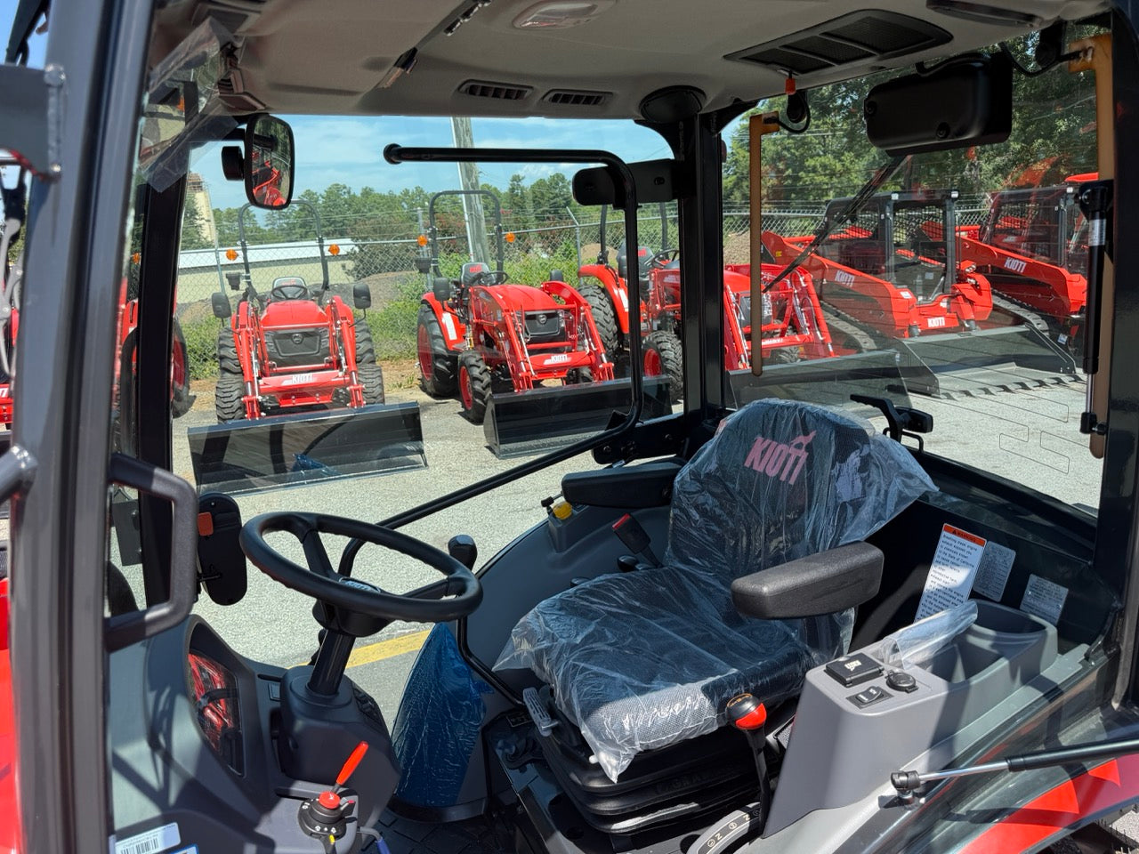 KIOTI CK2620SEHCB Premium Hydrostatic Cab Tractor