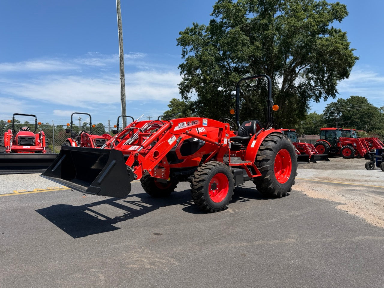 KIOTI DK4720SEHB Hydrostatic Tractor