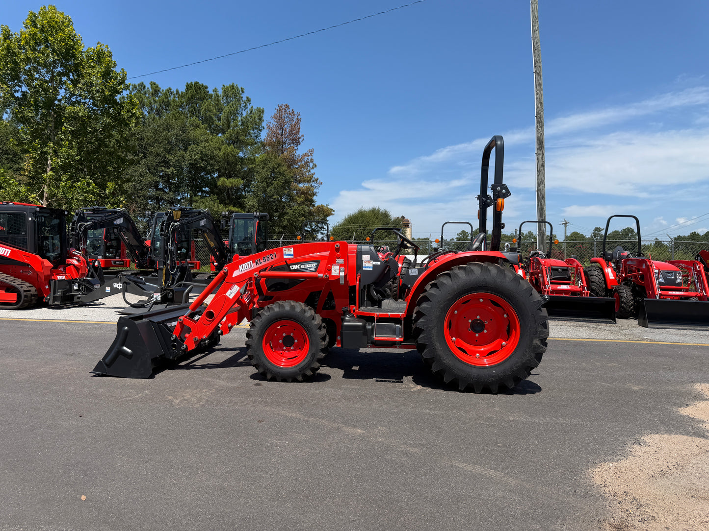 KIOTI DK5320SEHB Hydrostatic Tractor