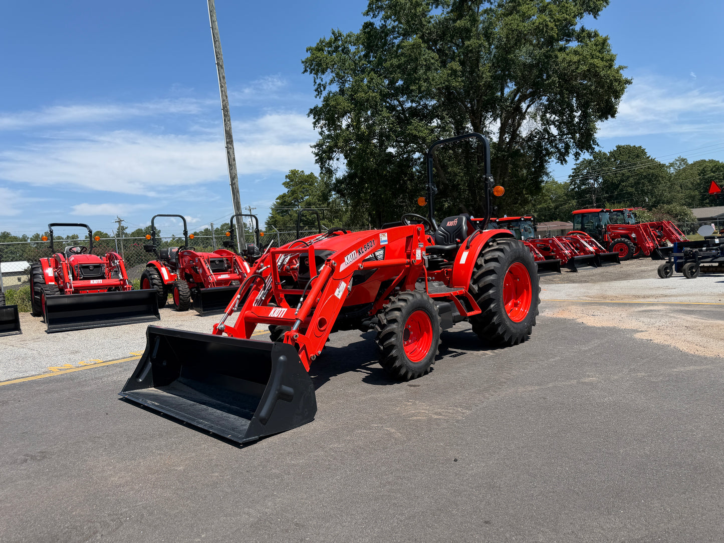 KIOTI DK5320SEHB Hydrostatic Tractor