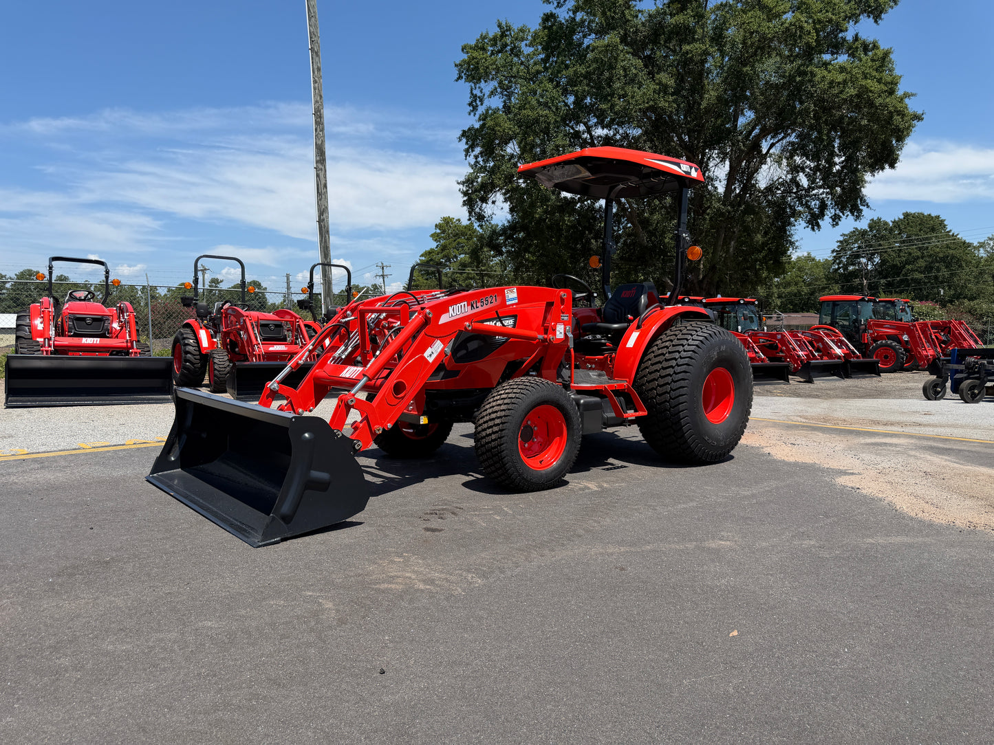 KIOTI DK6020SEHB Hydrostatic Tractor