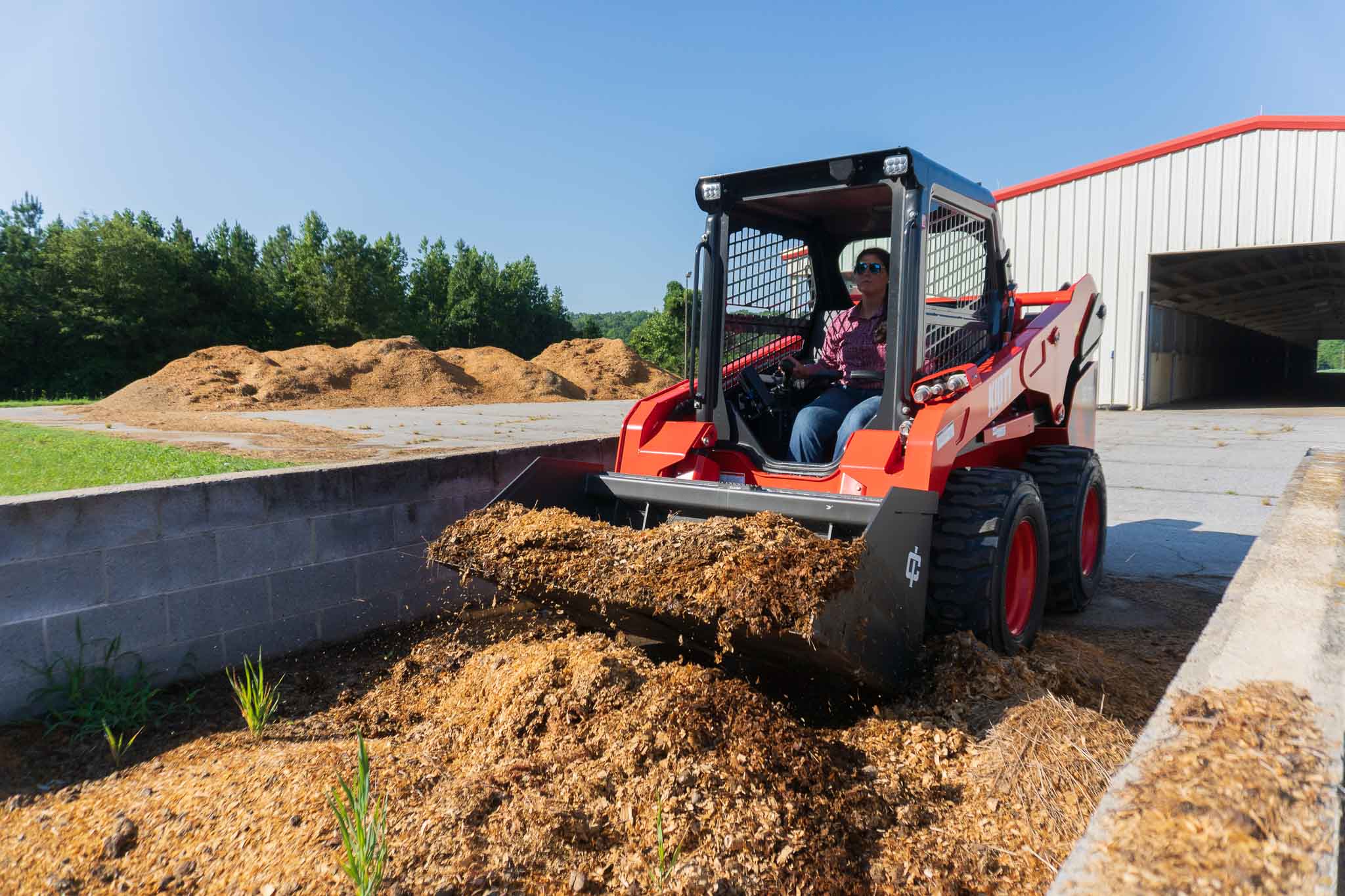 KIOTI SL750U Skid Steer Loader